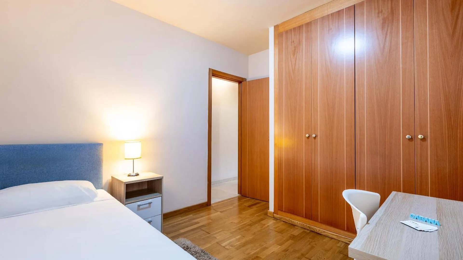 Lejlighed Luminoso Piso En La Laguna By Cabana Rentals